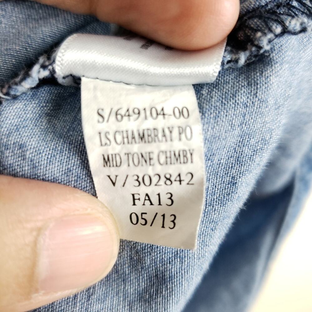 Old Navy | Mid Tone Chambray Pullover-Medium - Picture 2 of 5